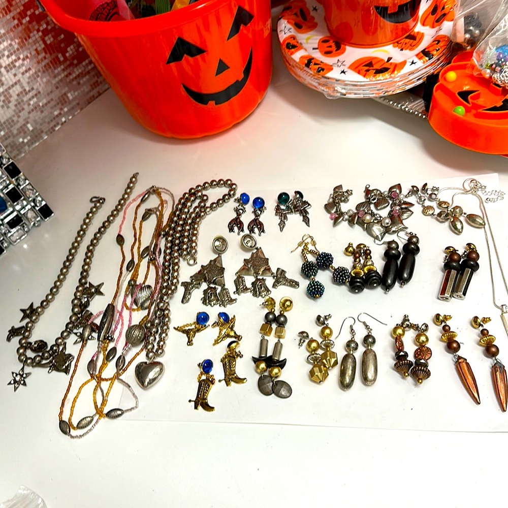 Assorted Lot Jewelry Western Beaded Hearts